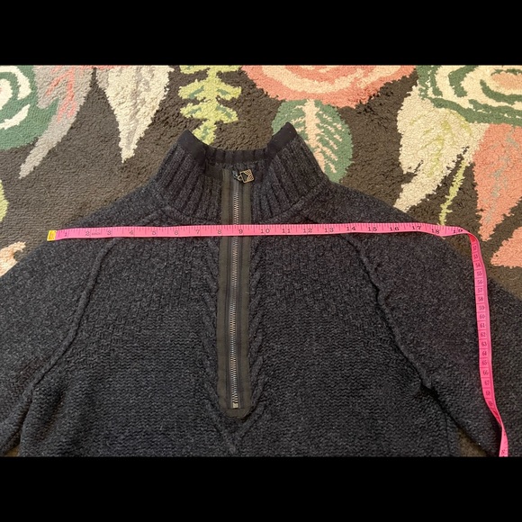 SOLD Dale of Norway sweater - Picture 10 of 15